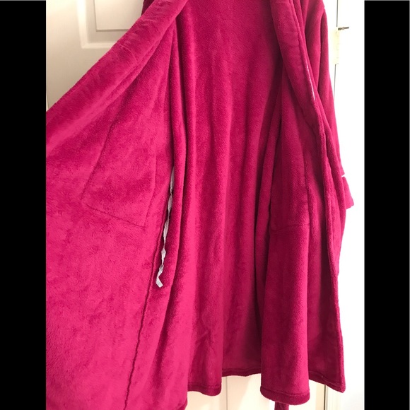 Tommy Hilfiger fuschia pink plush robe - Picture 7 of 15